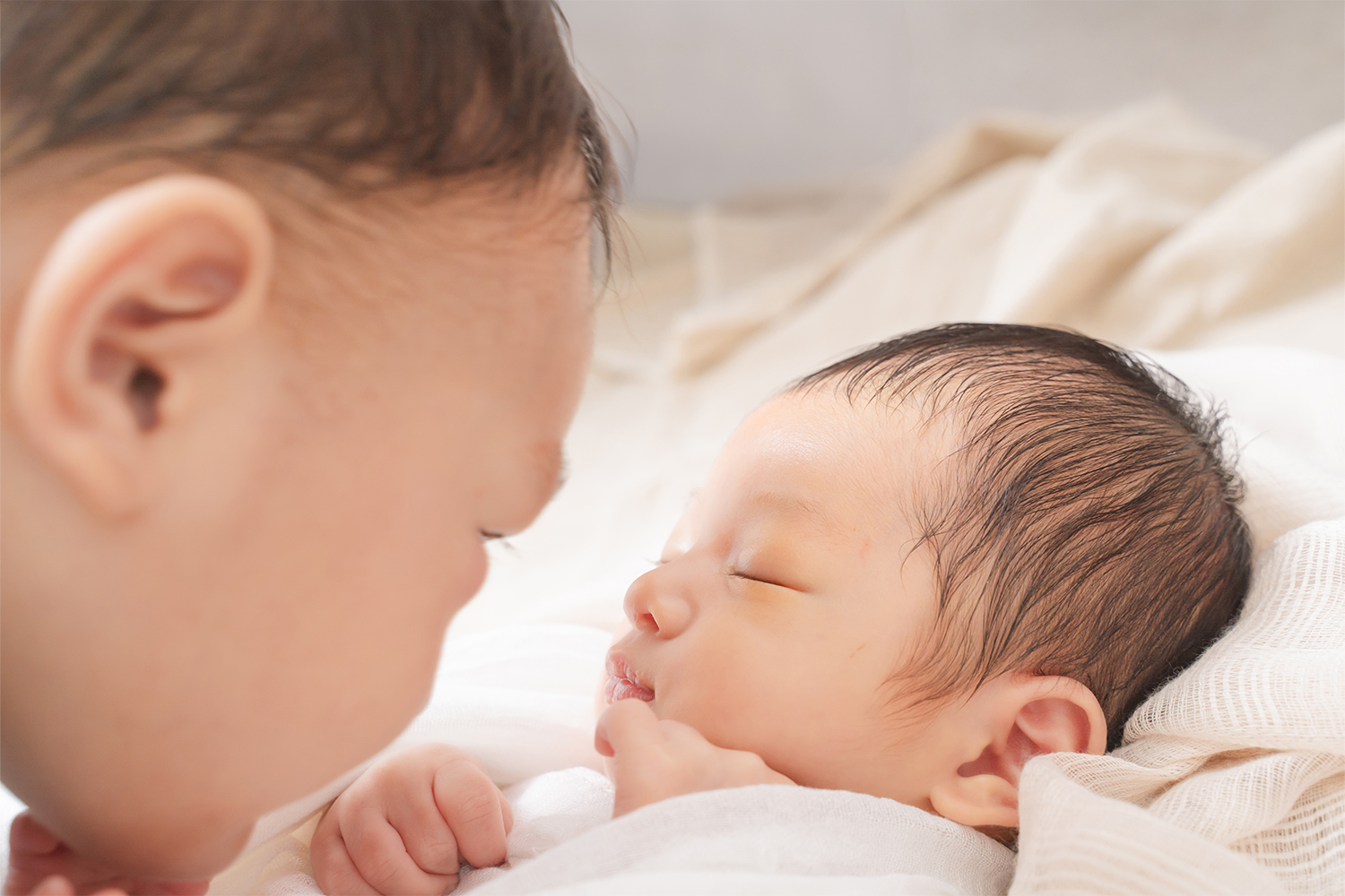 ニューボーンフォトの赤ちゃんの画像